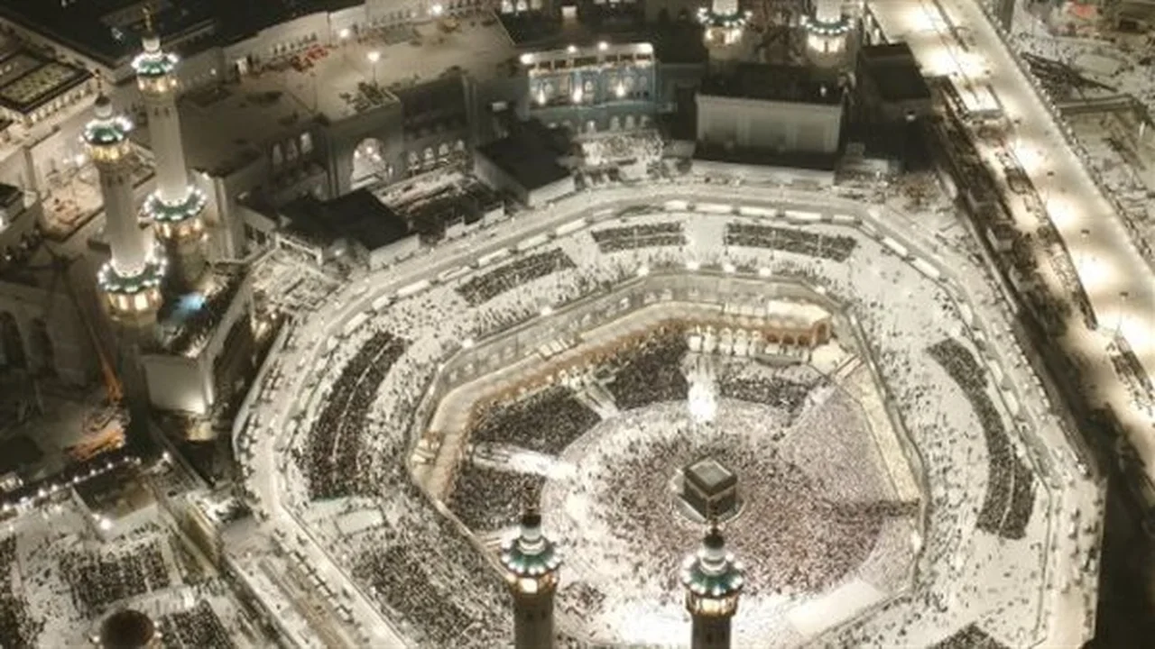 ضوابط جديدة.. وزارة السياحة تعلن تفاصيل موسم العمرة 1448هـ